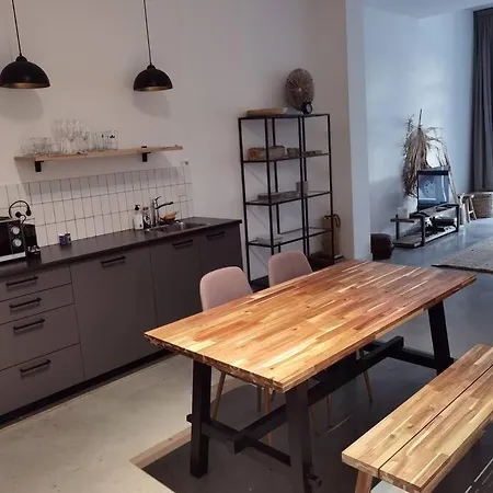 Apartment Lovely 2 Bedroom Serviced In *