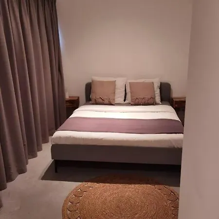 Lovely 2 Bedroom Serviced In