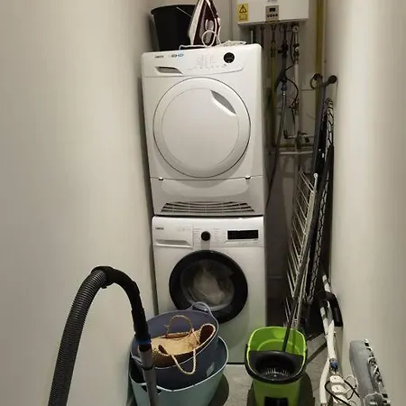 Lovely 2 Bedroom Serviced In Apartment Rotterdam