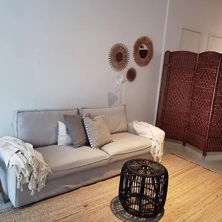 Apartment Lovely 2 Bedroom Serviced In