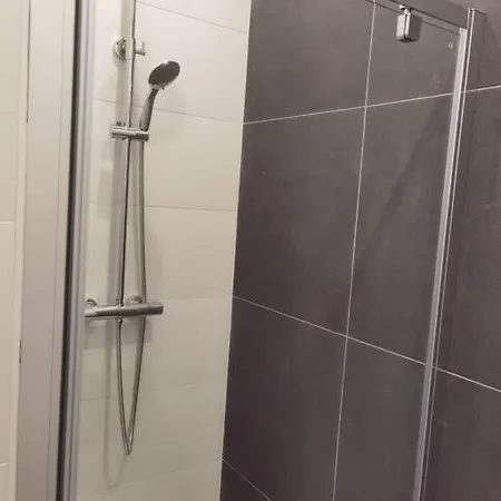 Apartment Lovely 2 Bedroom Serviced In Rotterdam