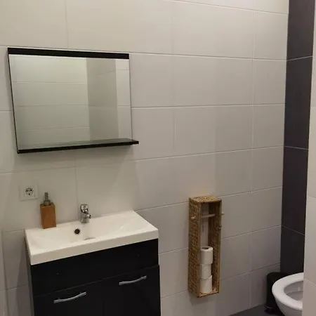 Lovely 2 Bedroom Serviced In