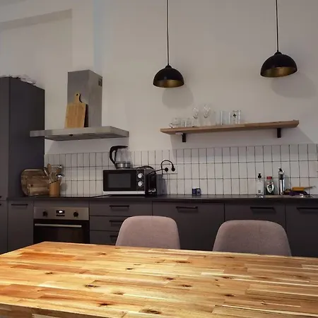 Lovely 2 Bedroom Serviced In Apartment Rotterdam